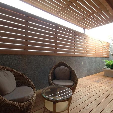 Dubai Motel Yilan Екстериор снимка