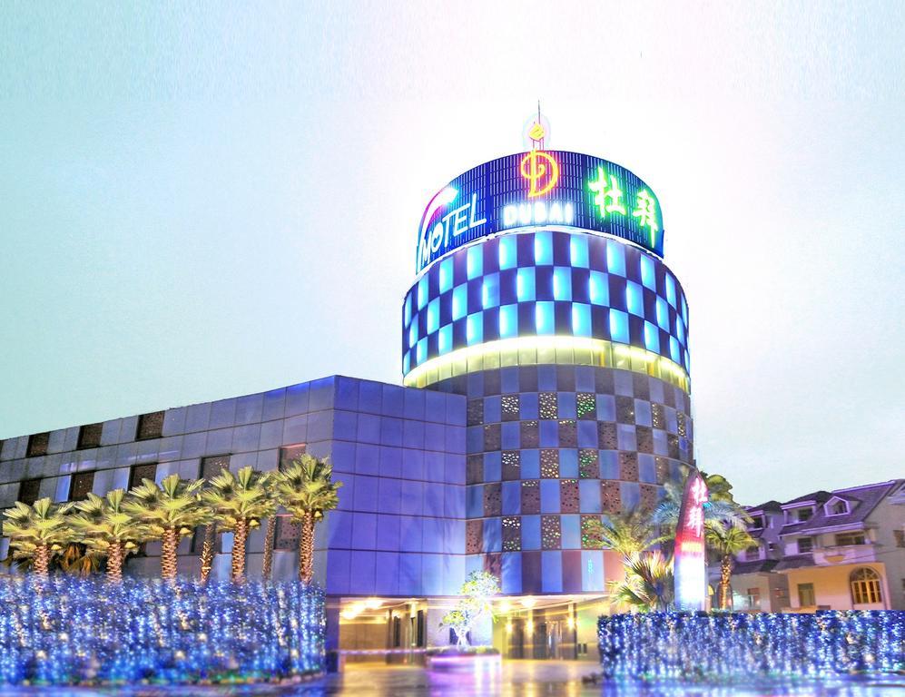 Dubai Motel Yilan Екстериор снимка
