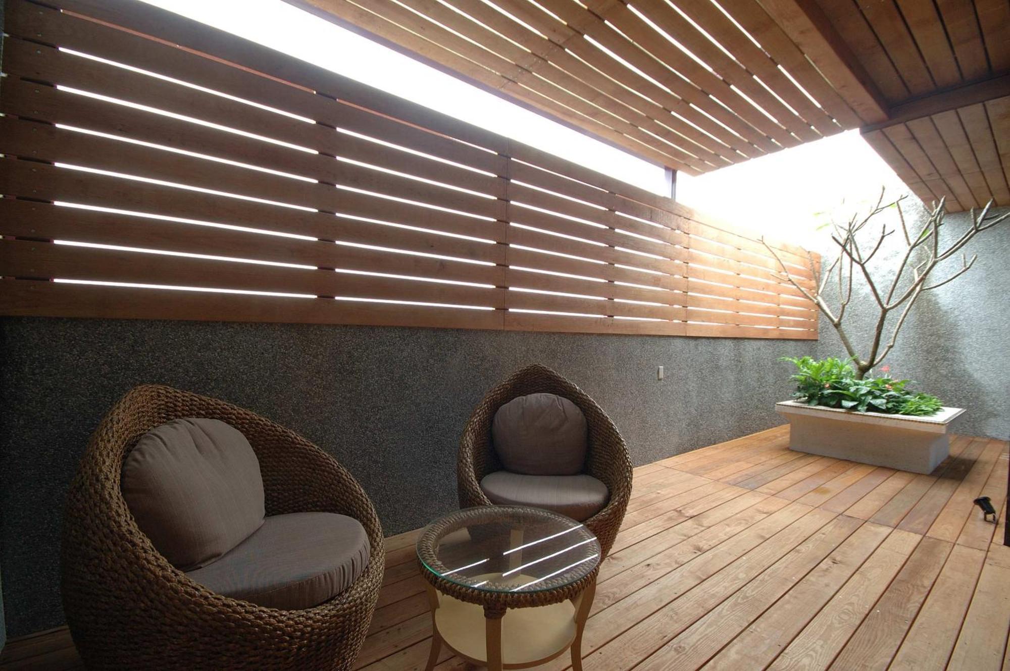 Dubai Motel Yilan Екстериор снимка