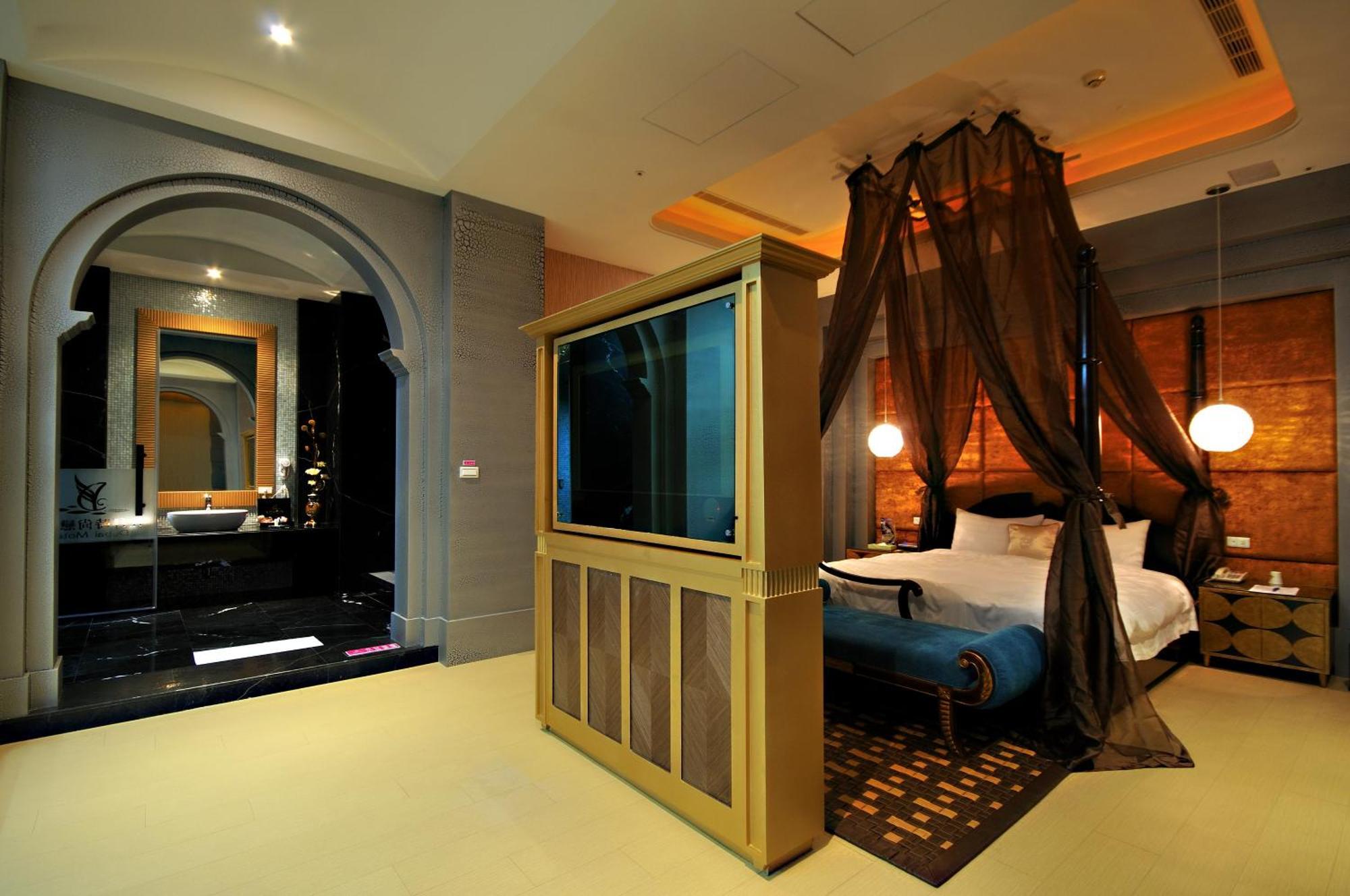 Dubai Motel Yilan Екстериор снимка